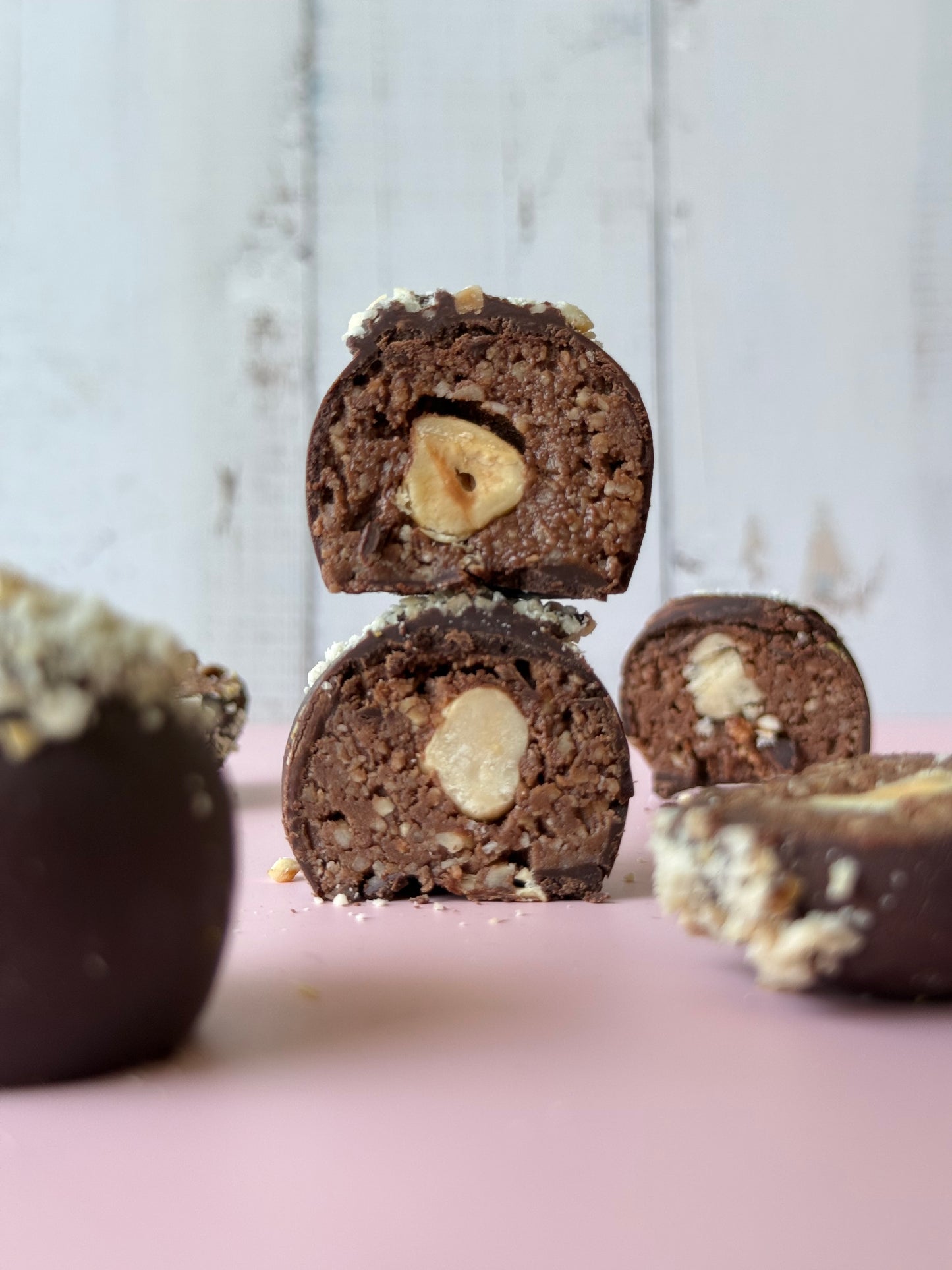 8 Truffle box (4 pistachio, 4 hazelnut)
