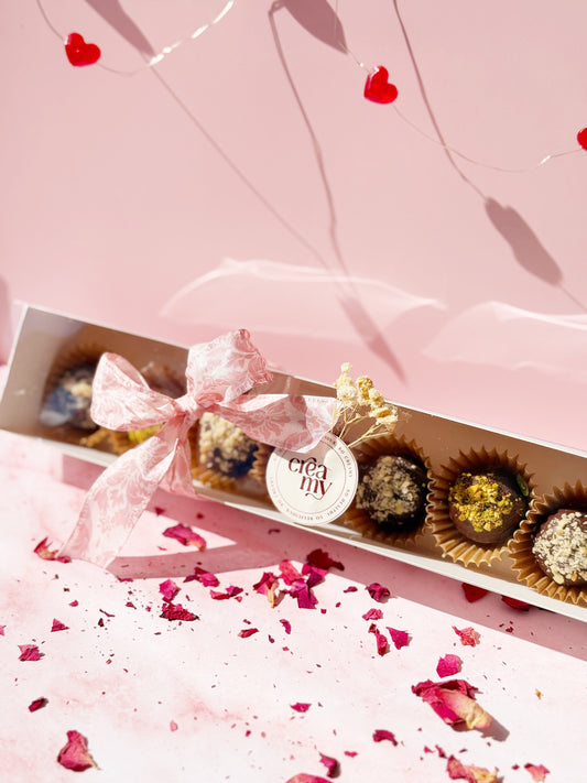 8 Truffle box (4 pistachio, 4 hazelnut)